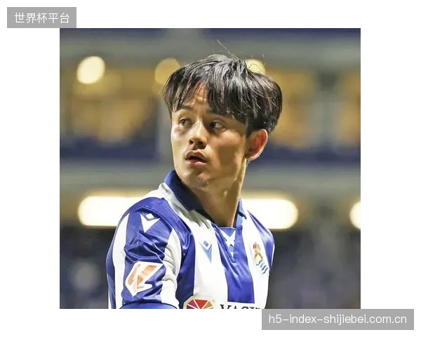 久保建英经历俱乐部赛季洗礼,其大赛心理素质和关键球处理能力得到提升。 久保建英经历俱乐部赛季洗礼,其大赛心理素质和关键球处理能力得到提升。